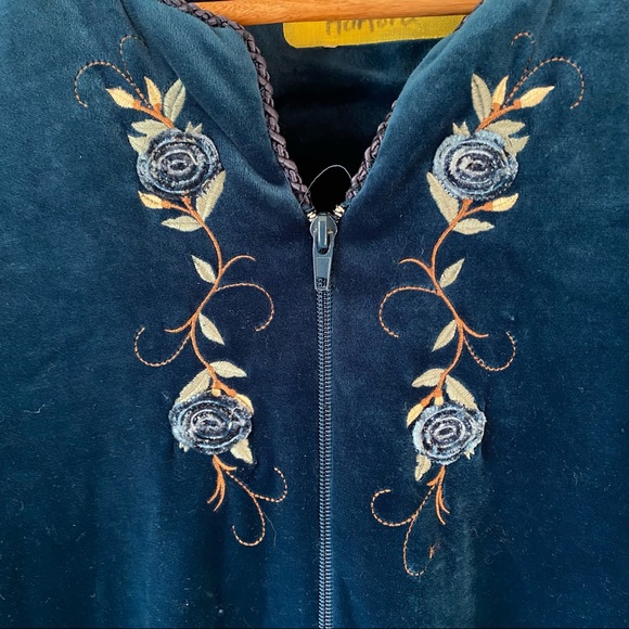 Vintage Night Robe - Picture 3 of 5